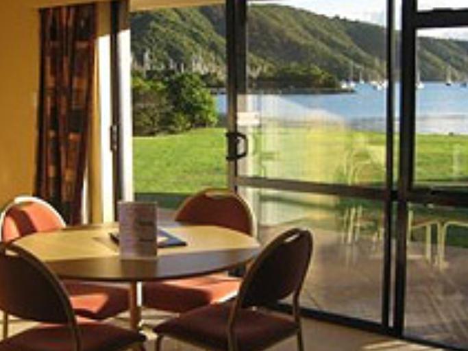 Bay Vista Waterfront Motel Picton Exterior photo